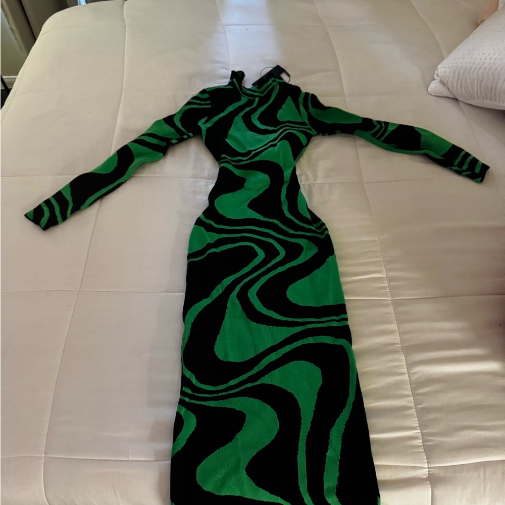 Green and Black Swirl Pattern Dress